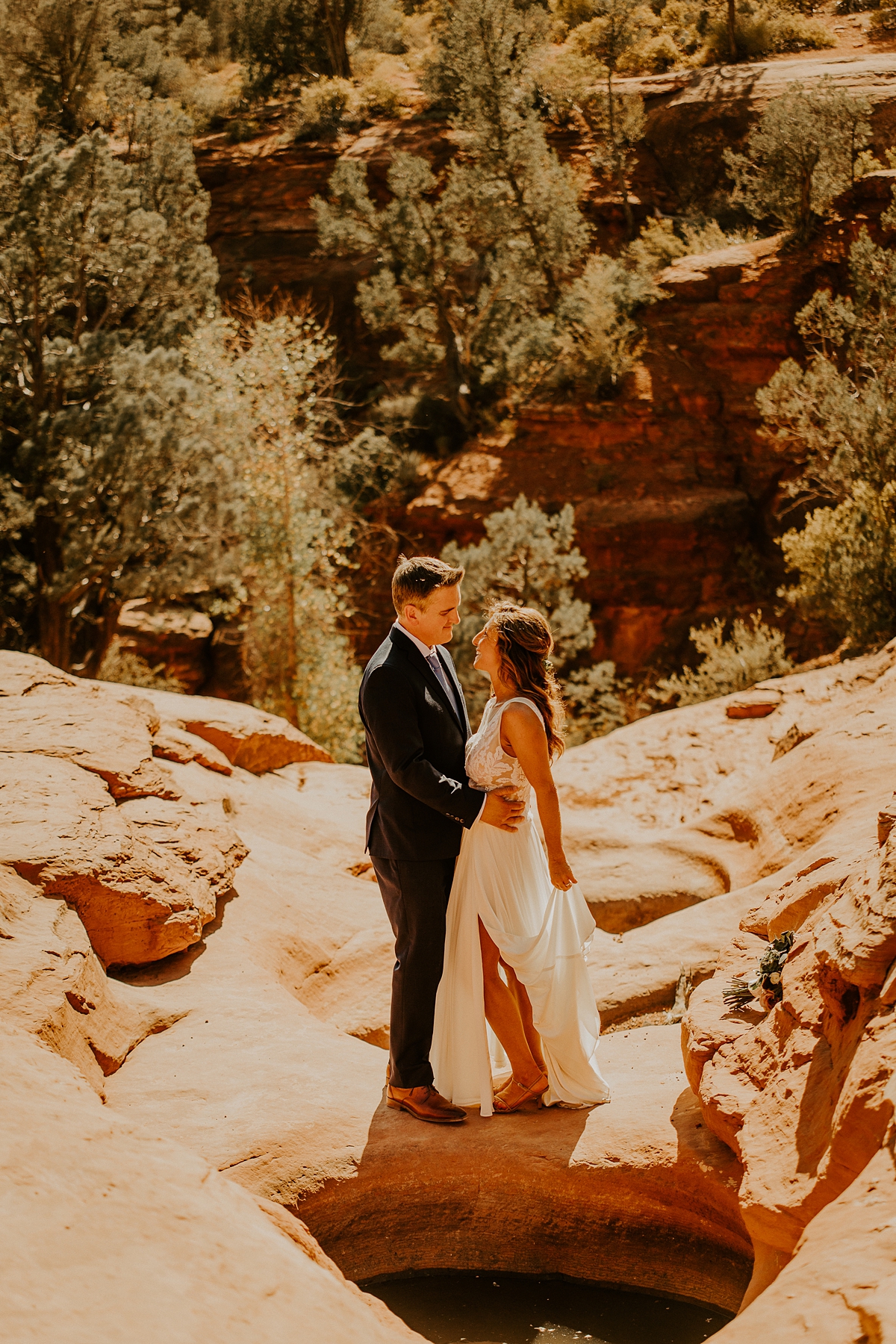 stunning-sedona-elopement-in-the-red-rocks-allison-slater-photography 23.jpg