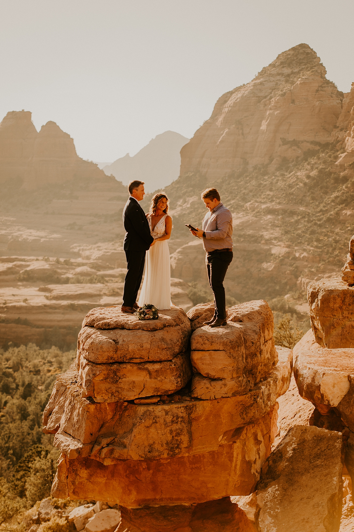 stunning-sedona-elopement-in-the-red-rocks-allison-slater-photography 26.jpg