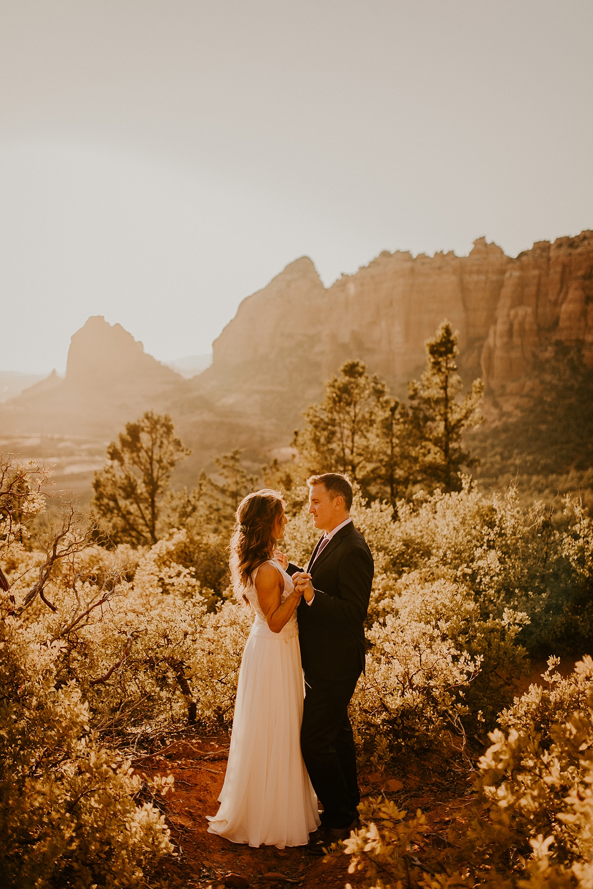stunning-sedona-elopement-in-the-red-rocks-allison-slater-photography 42.jpg