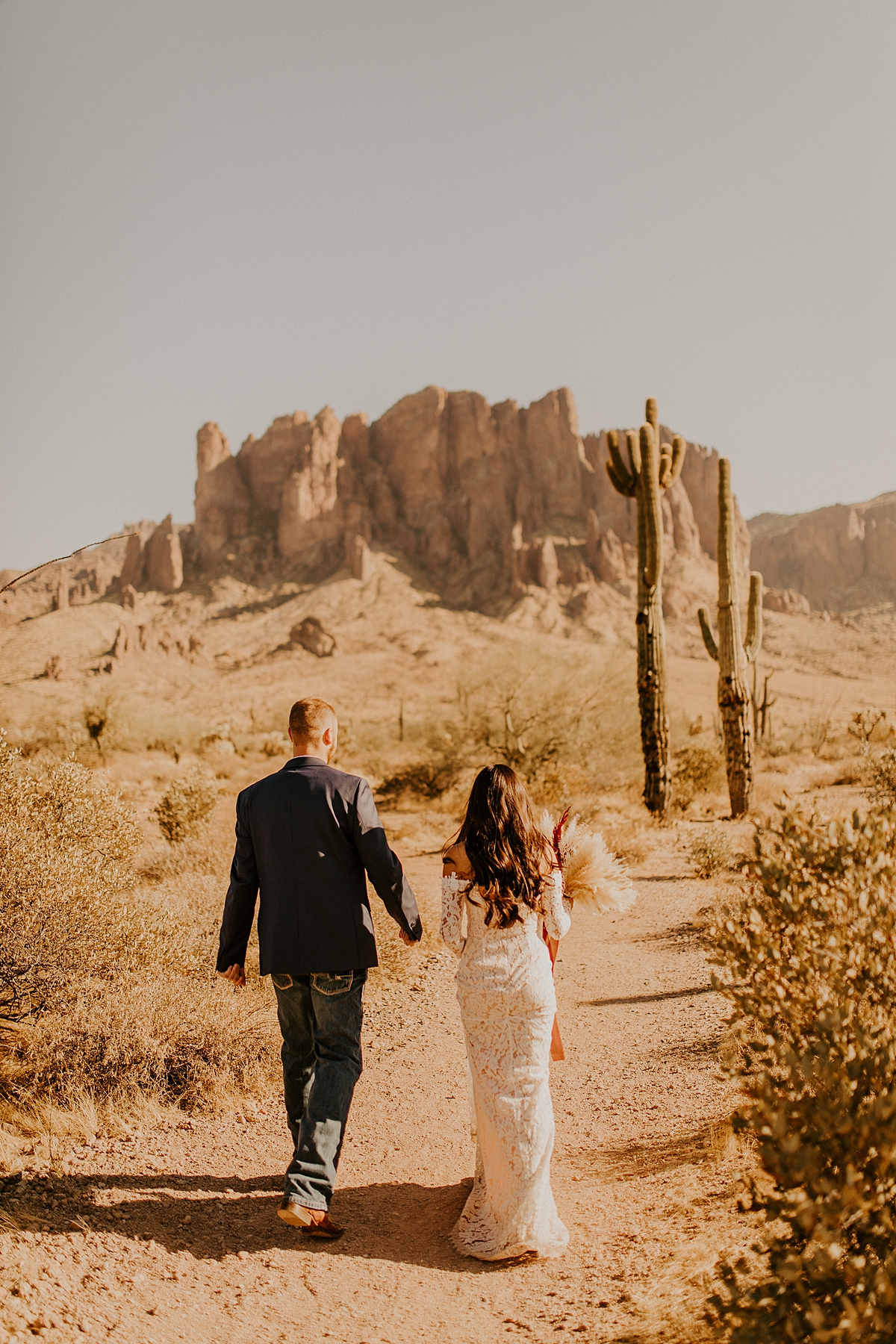Intimate-elopement-in-superstition-mountain-wilderness-allison-slater-photography11.jpg