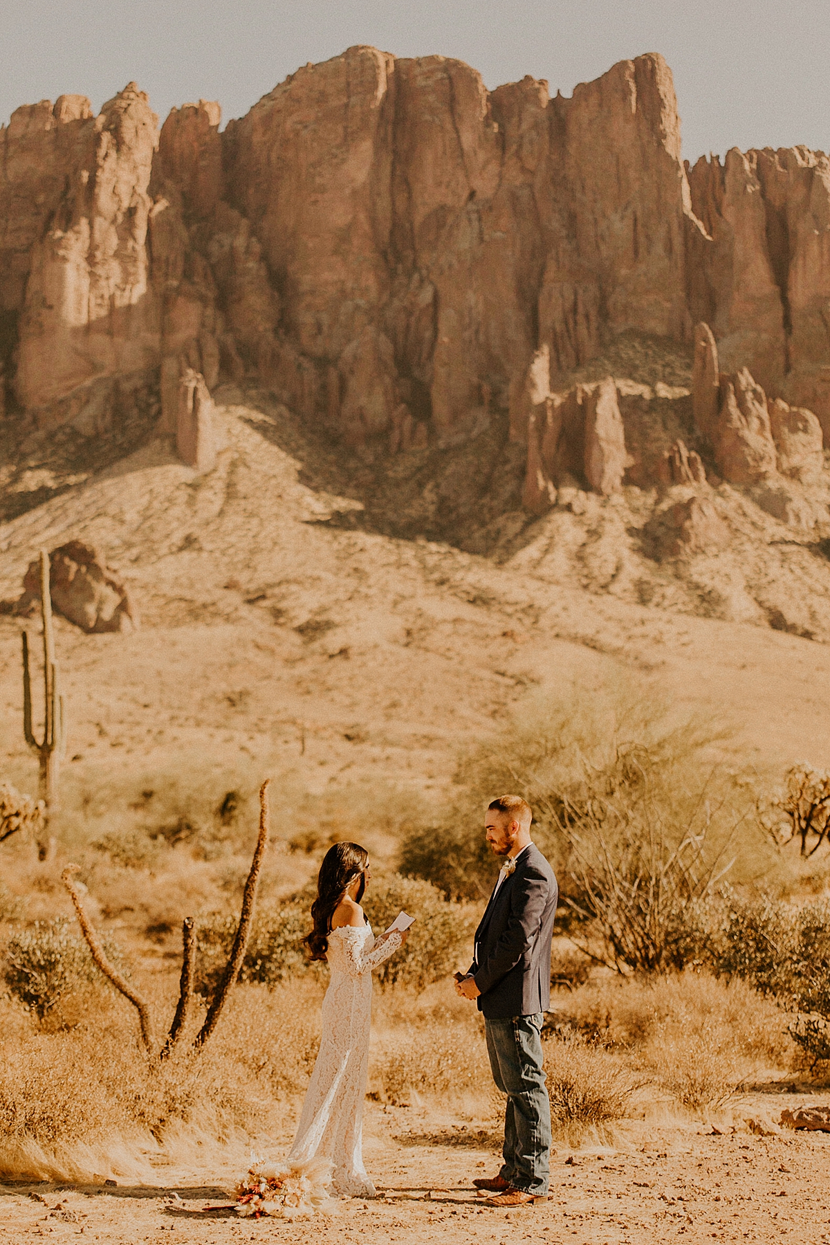 Intimate-elopement-in-superstition-mountain-wilderness-allison-slater-photography17.jpg
