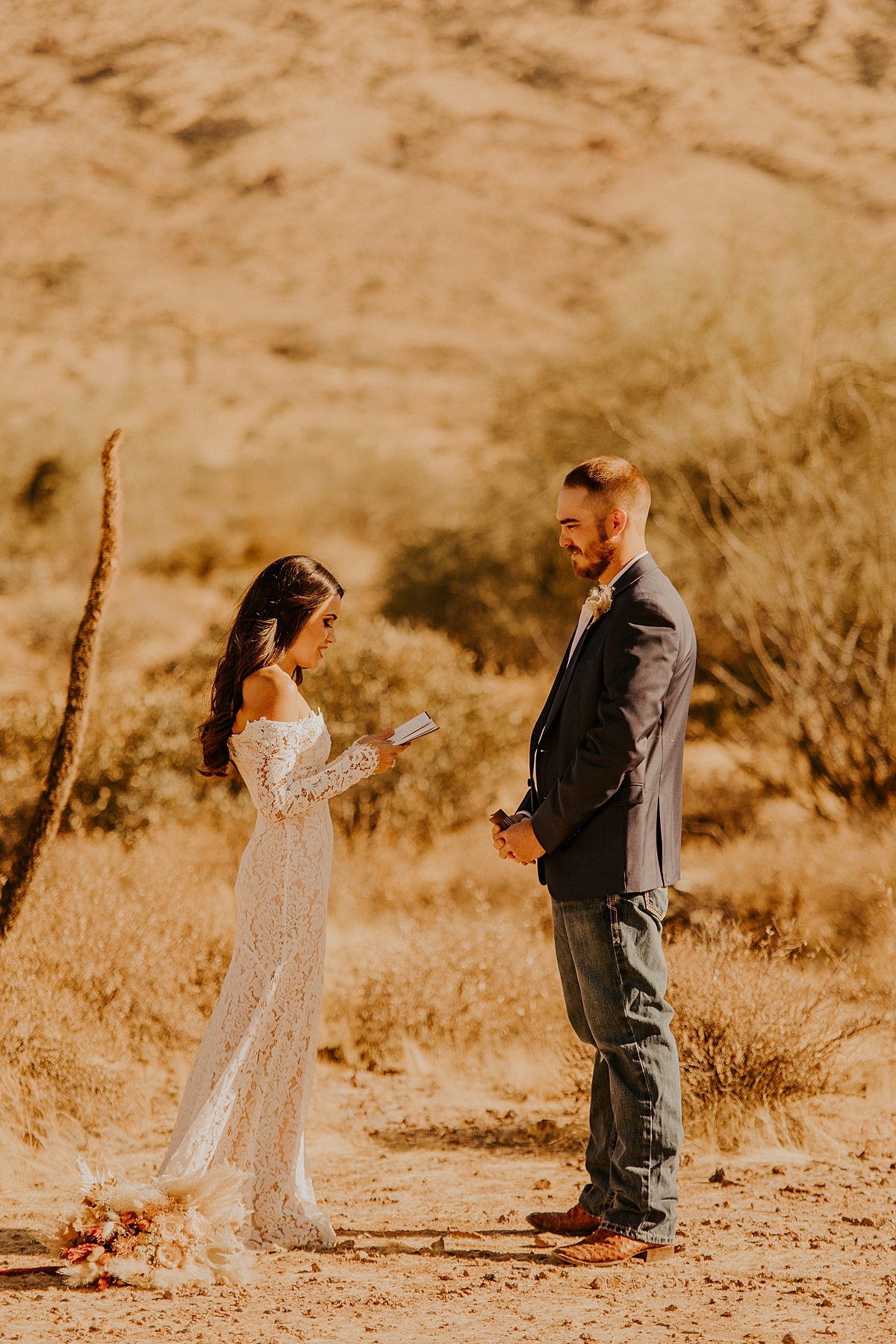 Intimate-elopement-in-superstition-mountain-wilderness-allison-slater-photography18.jpg