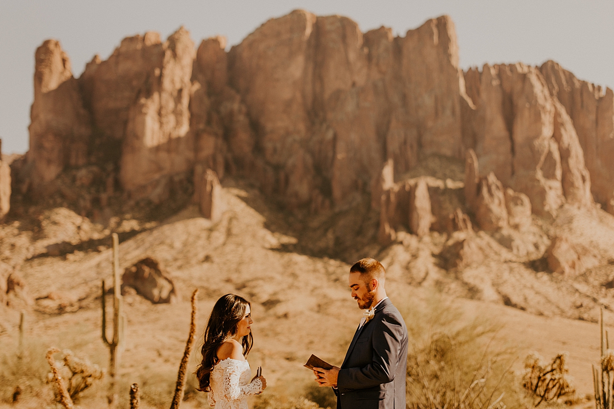 Intimate-elopement-in-superstition-mountain-wilderness-allison-slater-photography22.jpg