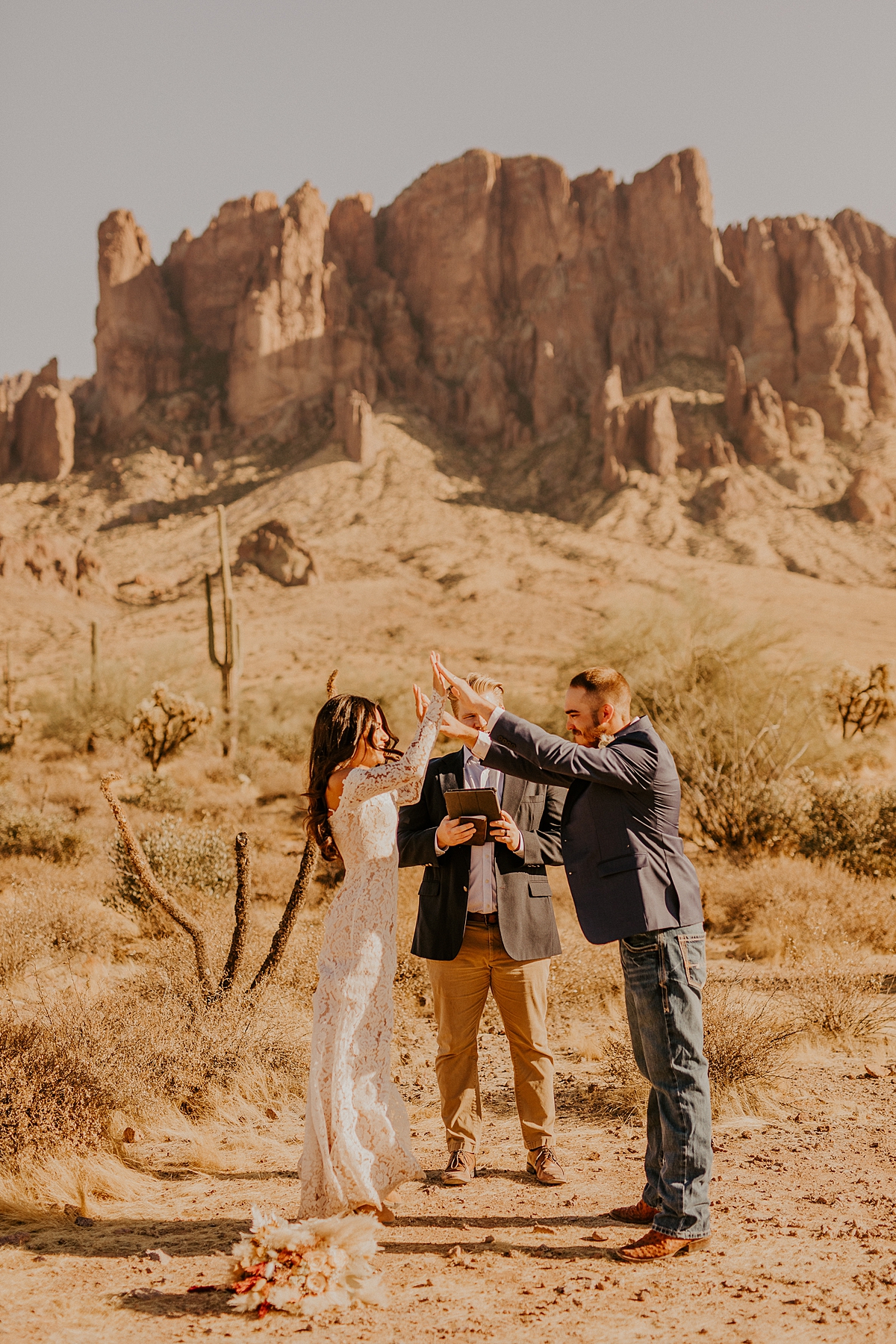 Intimate-elopement-in-superstition-mountain-wilderness-allison-slater-photography29.jpg