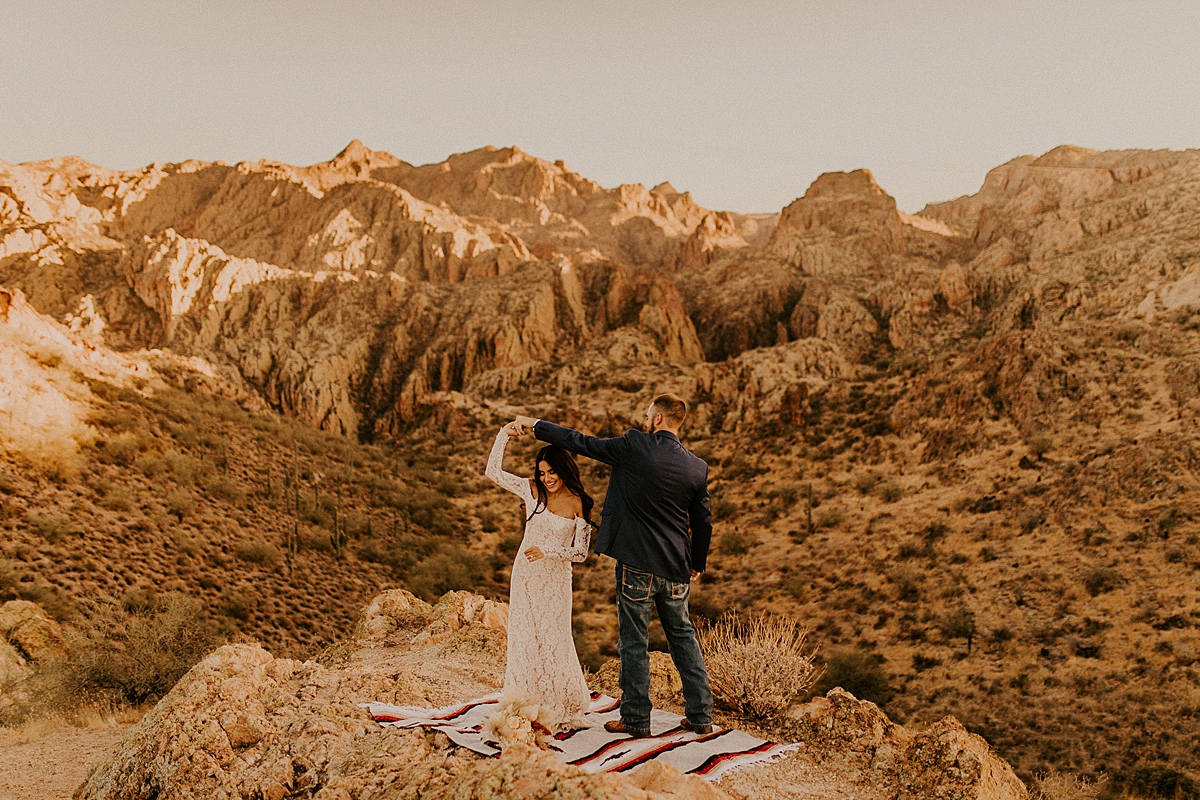 Intimate-elopement-in-superstition-mountain-wilderness-allison-slater-photography67.jpg