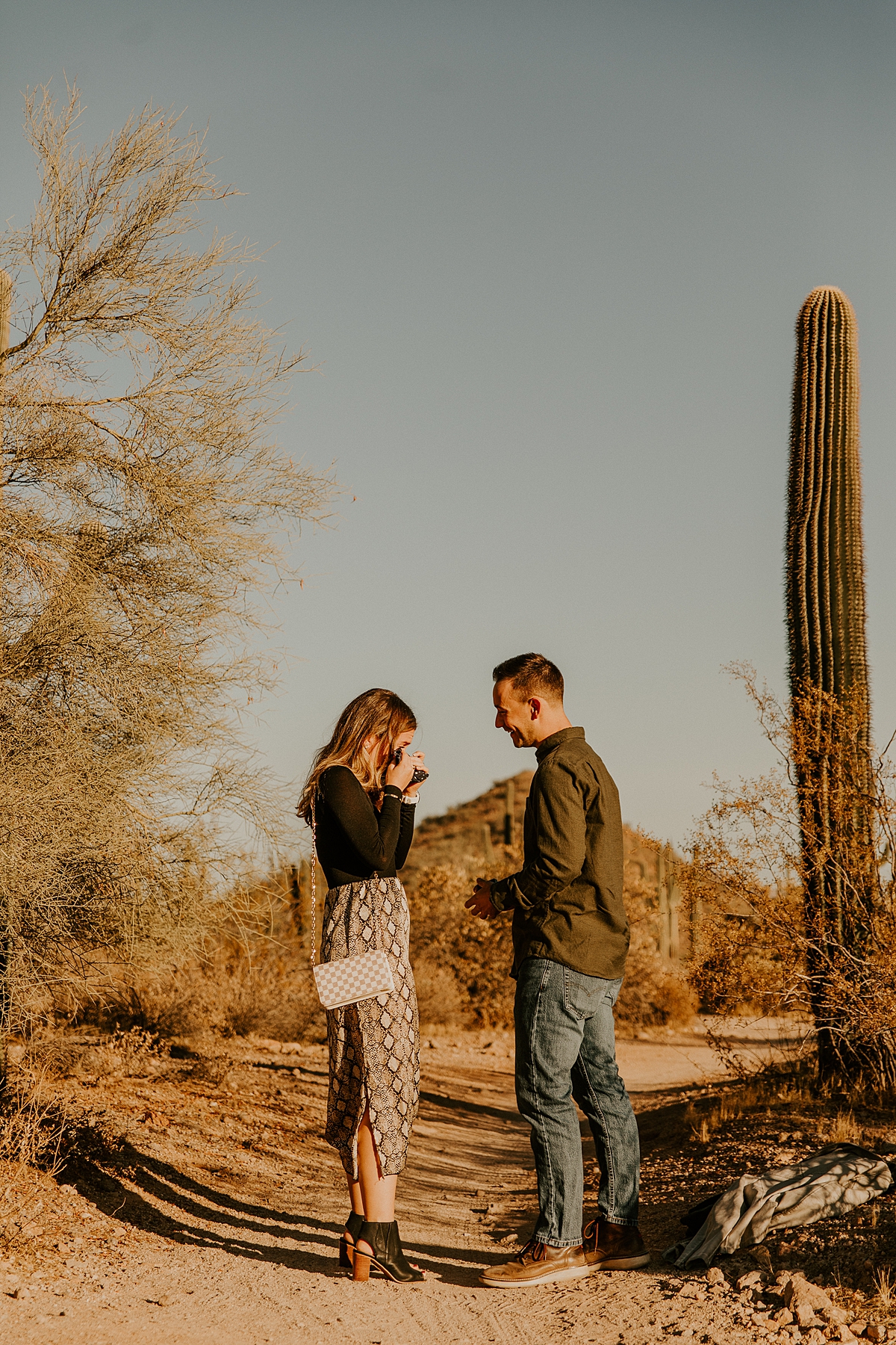 surprise-proposal-in-the-arizona-desert-allison-slater-photography5.jpg